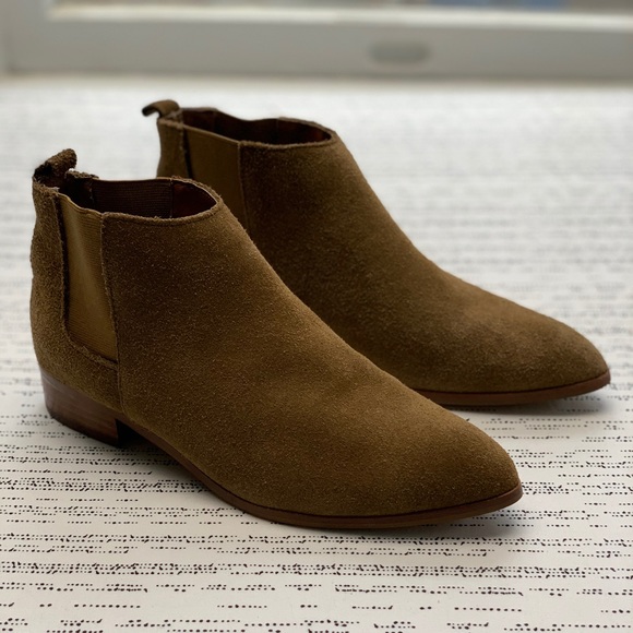 GAP Shoes - GAP Tan Suede Pointed Toe Chelsea Ankle Boots